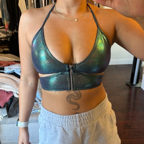 iHeartRaves Iridescent Crop Top - Picture 1 of 5